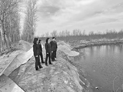 林地驚現(xiàn)“天坑”，竟是違規(guī)采礦所致青海水土保持代辦公司